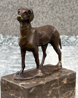 Bronzová socha Lovecký pes - realistická soška psa z bronzu - 3