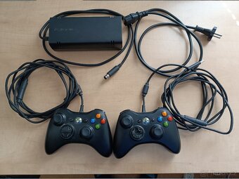 Xbox 360 E 250GB, úprava RGH - 3