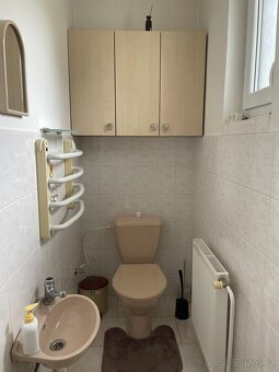 Prodám skříňku s příslušenstvím - 3