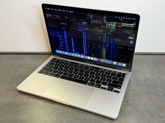 Macbook Pro 13" 2020 / M1 / 16GB / 512GB / Silver - 3