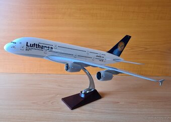Airbus A380 LUFTHANSA velký model - 3