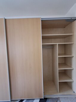 Šatní skříň - 3