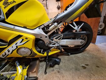 honda CBR600f bouraná PC35 - 3