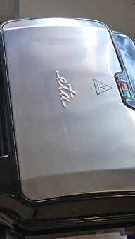 Sendvičovač ETA Sorento 3151 90010 černý/nerez
- 3