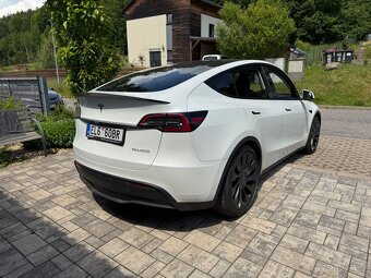 Tesla model Y Performance s tažným + 4x disk - 3