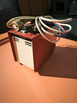 Nabíječ 6V a 12V akumulátorů. - 3