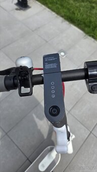 Xiaomi MI Electric Scooter M365 ve výborném stavu - 3