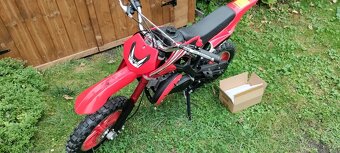 Nová benzínová dětská minikroska červená 49ccm 10"kola - 3
