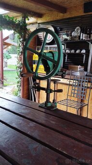 Strojek na uzavírání plechových konzerv BAX136 - 3