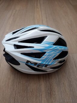 Dámská cyklistická přilba MET - 3