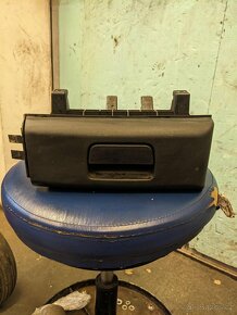 Schránka pod sedadlo škoda octavia 2 - 3