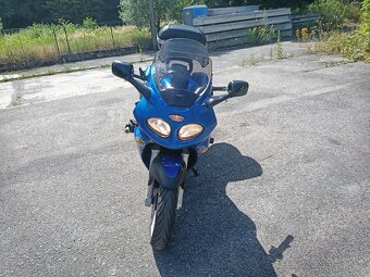 Triumph Sprint ST 955i - 3