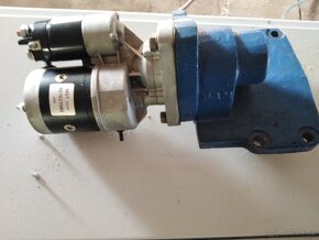 Buldozer DT 75, náhrada za benzínový startovací motorek - 3