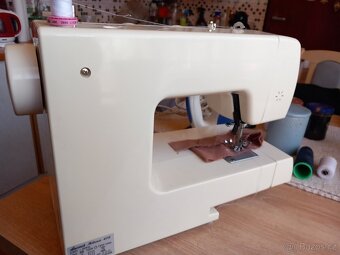 Šicí  stroj Luczvik - 3