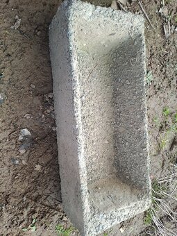 Kamenne-beton koryto - 3