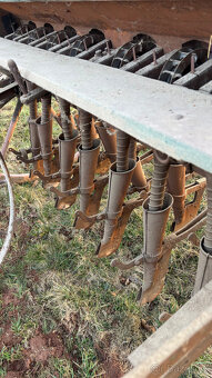 Historický secí stroj - 3