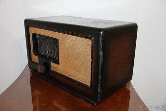 Staré lampové (elektronkové) rádio Mikrofona MK375 - 3
