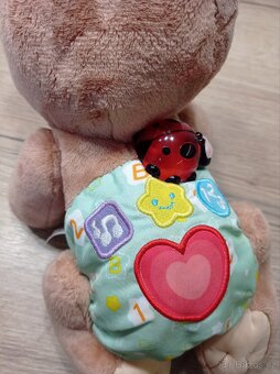 Lezouci medvídek Vtech - 3