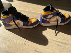 Jordan 1 mid 40.5 - 3