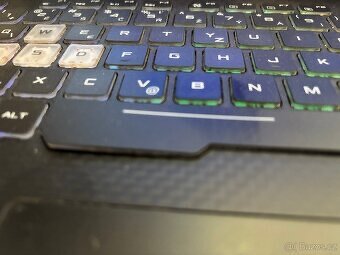 Asus ROG Strix Scar II - 3