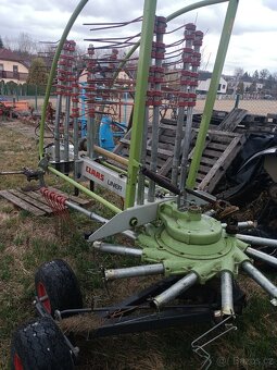 Shrnovač CLAAS LINER 450 T - 3