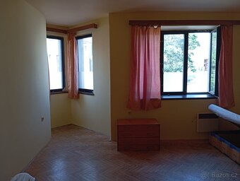 Pronájem bytu 2kk, balkón + parkování - Pečky centrum - 3