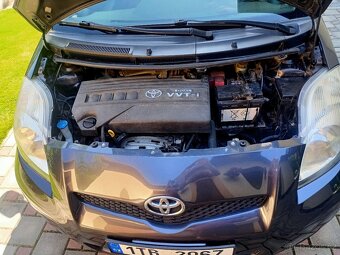 Toyota Yaris 1.3 - 3