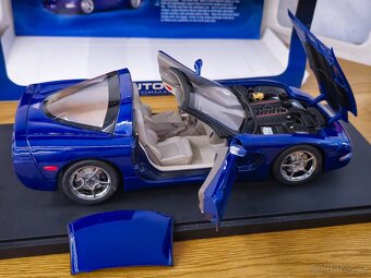 Chevrolet Corvette C5 1:18 AutoArt - 3