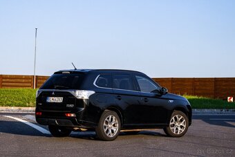 Mitsubishi Outlander Hybrid 2013 - 3