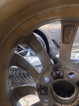 Zimní sada kol BMW 18” 245/45, Rozteč -> 5x120, ET30 - 3