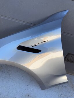 BMW M5 f90 blatník - 3