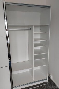 Šatní skříň - 3