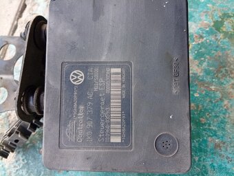 Prodám ABS na VW golf 5. 1.4 TSI , 103 kw - 3