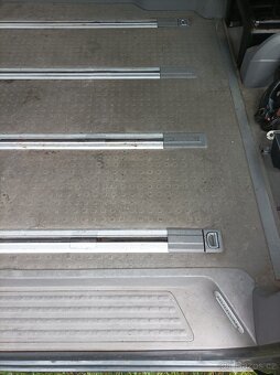 VW T5 Multivan-podlaha - 3