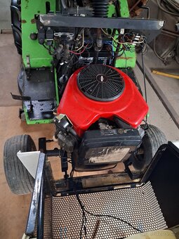 etesia  zahradni traktor sekacka - 3