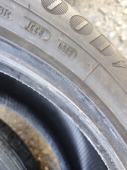 17"zánovní letní pneu Goodyear 215/55/17 6000Kč/4ks - 3