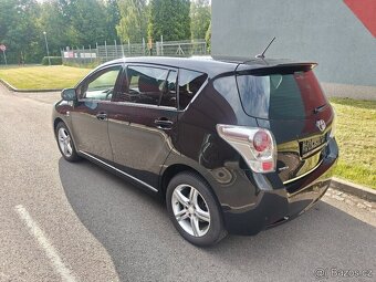 Toyota Verso 2.2D prémium 7 míst dovoz Švýcarsko - 3