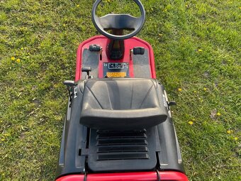 Rider MTD 60 Briggs & Stratton, seká i při couvání - 3