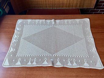 Háčkovaný ubrus 60x88 - 3