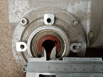 motor s převodovkou BONFIGLIOLI 0,3KW 1600ot - 3
