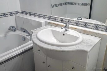 kompletní vybavení koupelny - 3