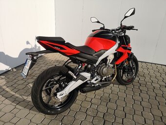 Aprilia Tuono 457, r.v.8/2025,1.majitel. nové v ČR, 2.403 km - 3