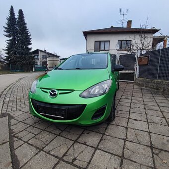 Mazda 2 benzín rok 2011 - 3