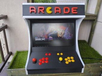Herní arcade automat - 3