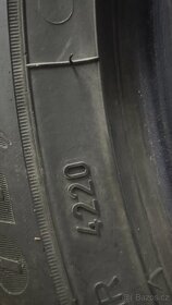 Zimní pneu 215/55/17 Goodyear (4ks) - 3