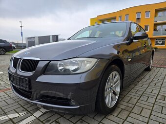Bmw 318i e90 limuzína - 3