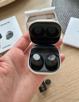 Sluchátka Galaxy Buds FE Samsung - 3