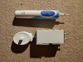Elektrický zubní kartáček BRAUN - 3