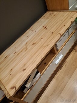 Obývací stěna IKEA TUNHEM (masiv) - 3