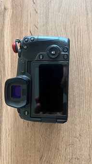 Canon eos R - 3